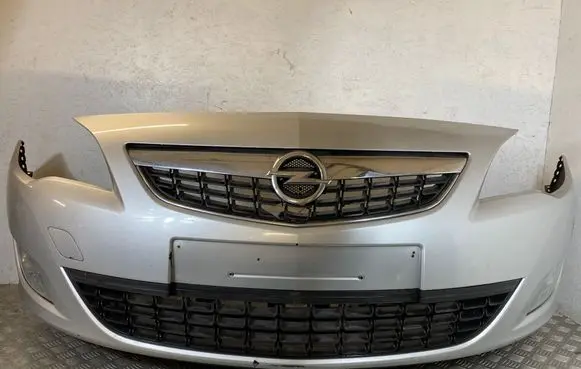 Opel Astra J Front bumper 13264403