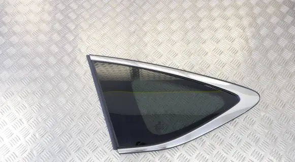 Honda CR-V Rear side window