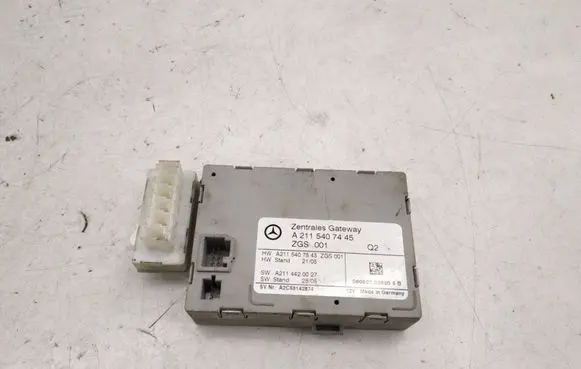 Mercedes-Benz E W211 Gateway control module A2115407445 2115407445