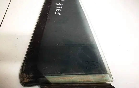 Rear vent window glass