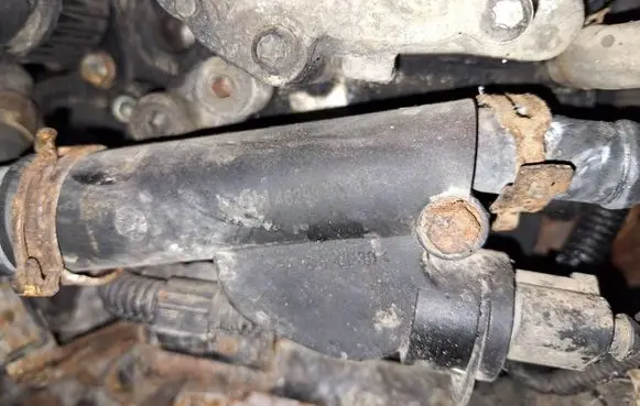 Volkswagen Caddy Engine coolant pipe/hose 462988824