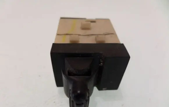 Chrysler 300M Electric window control switch 04760857AB 39754D