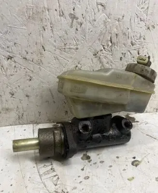 Volkswagen Multivan T4 Master brake cylinder 701611303A