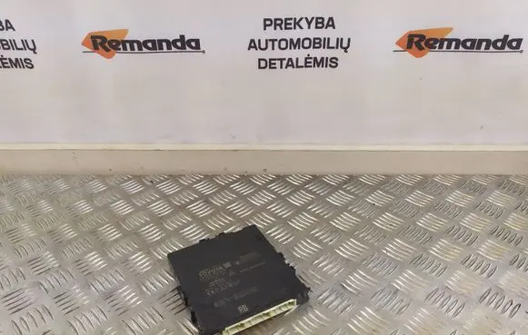 Toyota RAV 4 (XA40) Keyless (KESSY) go control unit/module 8999042090 2325008362 2842ATMLE1054