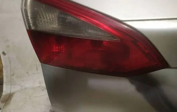 Ford Focus Tailgate rear/tail lights
