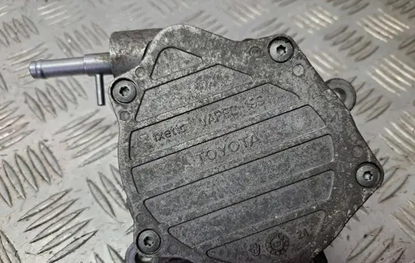 Toyota Avensis T270 Vacuum pump 293000W030 23100882