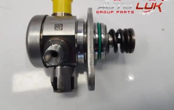 Mercedes-Benz C W206 Fuel injection high pressure pump