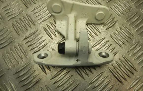 Mercedes-Benz GLE AMG (W166 - C292) Front door upper hinge L1411604 T7801
