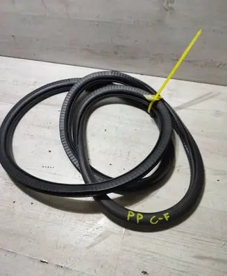 Opel Corsa F Front door rubber seal PPCA