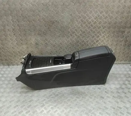 Mercedes-Benz EQB Center console A24768318009051