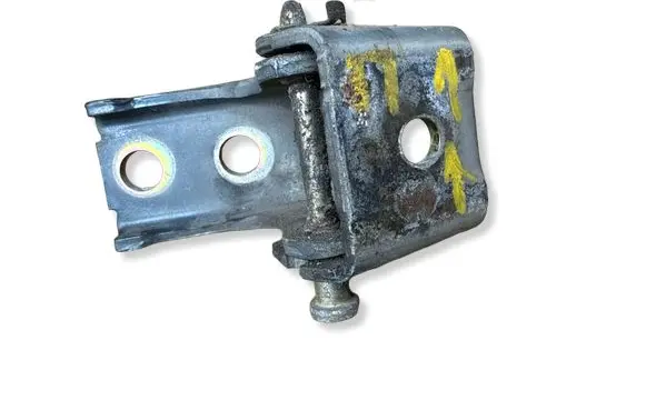 Peugeot 407 Front door upper hinge 