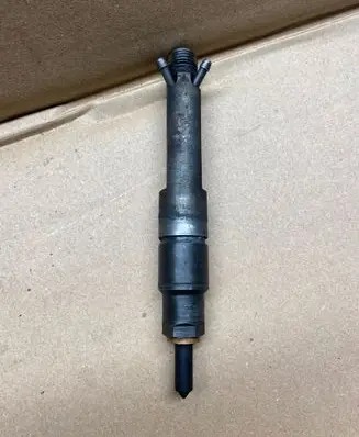 Volkswagen PASSAT B5 Fuel injector 028130201