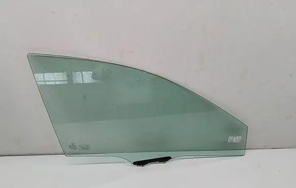 Honda CR-V Front door window glass four-door 73300SWYG00