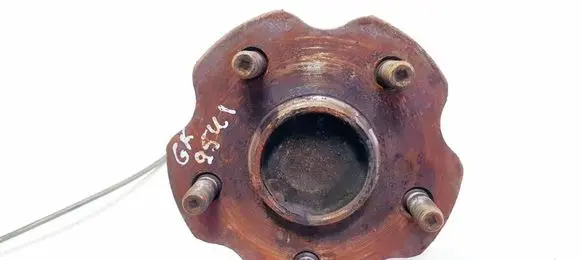 Toyota Avensis T270 Rear wheel hub 
