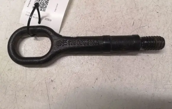 Volkswagen PASSAT B6 Towing hook eye 1T0805615A