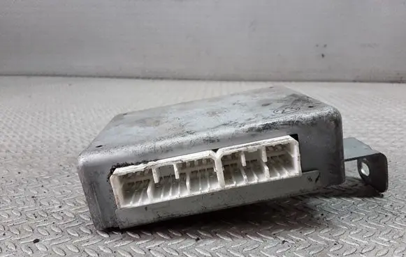 Mazda Xedos 6 ABS control unit/module M05067650A