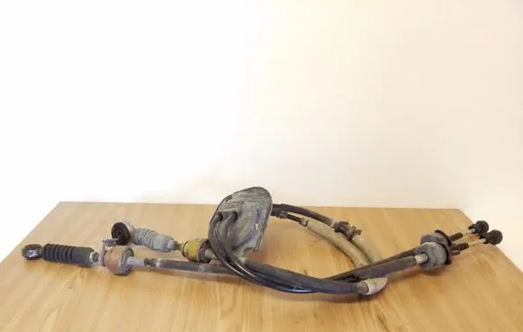 Honda FR-V Gear shift cable linkage