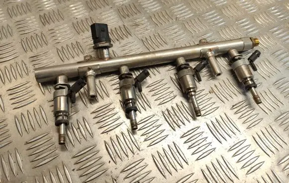Volkswagen Golf VII Fuel main line pipe 06K133317G