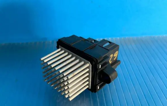 Opel Astra K Heater blower motor/fan resistor 84178783 F011500138