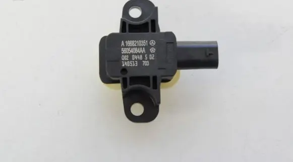 Mercedes-Benz GL X166 Airbag deployment crash/impact sensor A1668210351