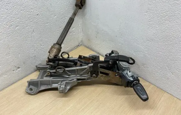 Ford Mondeo MK IV Steering wheel axle 7G9N3C529AJ 6E5T15607CA AA6T11572AA
