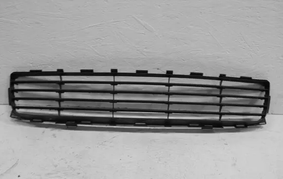 Toyota Auris 150 Front bumper lower grill 5311202080