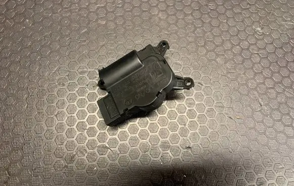 Opel Corsa D Air flap motor/actuator A21000700 2388592 309371201