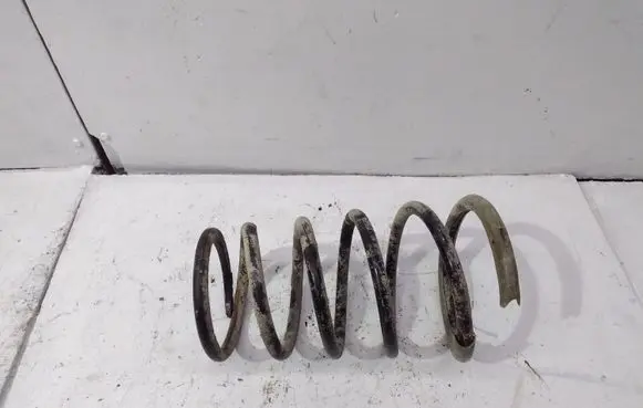 Nissan X-Trail T30 Rear coil spring