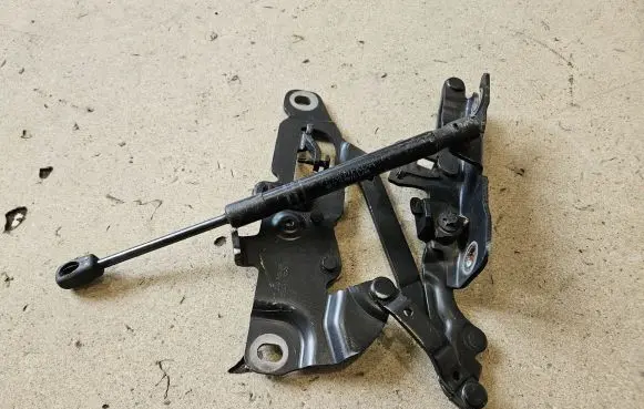 BMW 6 F12 F13 Engine bonnet/hood hinges 7249888