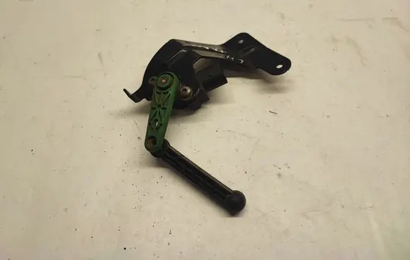 Audi A3 S3 8V Rear air suspension level height sensor 5Q0512521G 5Q0907503