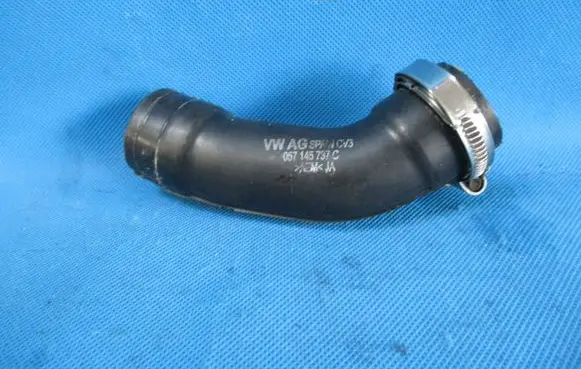 Audi Q7 4M Air intake hose/pipe 057145737C