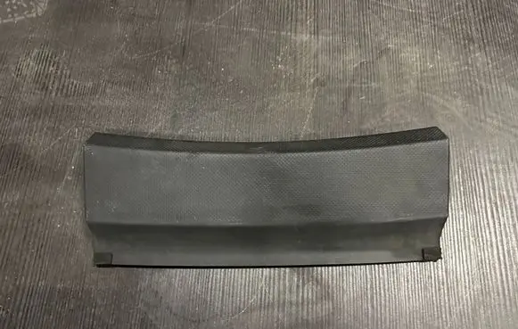 Volkswagen Touareg II Engine cover (trim) 7P6805285