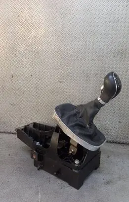 Opel Insignia A Gear shifter/selector 13261545