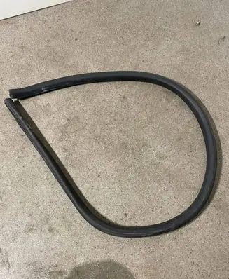 Volkswagen PASSAT CC Front door rubber seal 3C8867911