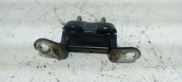 Nissan Qashqai Rear door upper hinge