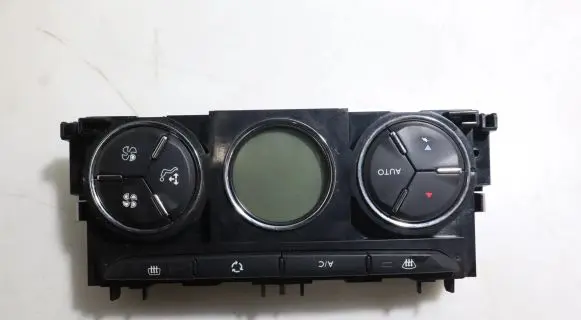 Citroen DS3 Interior fan control switch 