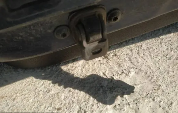 Skoda Fabia Mk2 (5J) Rear door check strap stopper