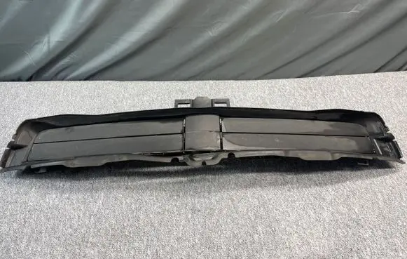 BMW iX Intercooler air guide/duct channel 5A1A698 22M301000166