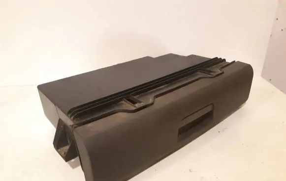 Volkswagen Touran II Glove box 1T0881580