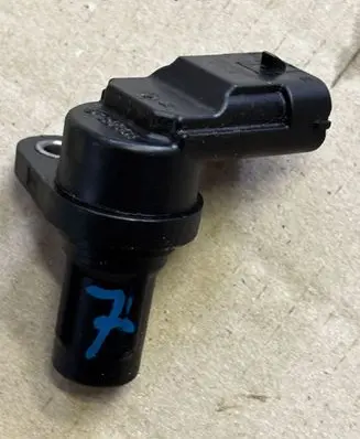 Fiat 500L Camshaft position sensor 0232103097