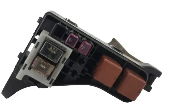 Toyota Corolla Verso E121 Fuse module