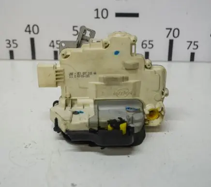 Audi A4 S4 B7 8E 8H Coupe door lock (next to the handle) 8E1837015AA