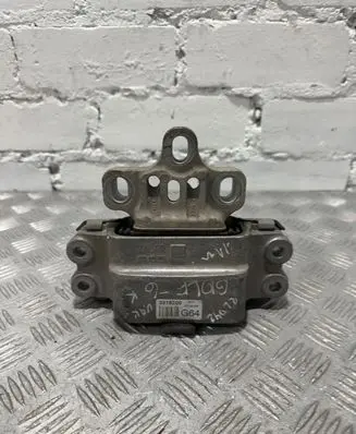Engine mount bracket