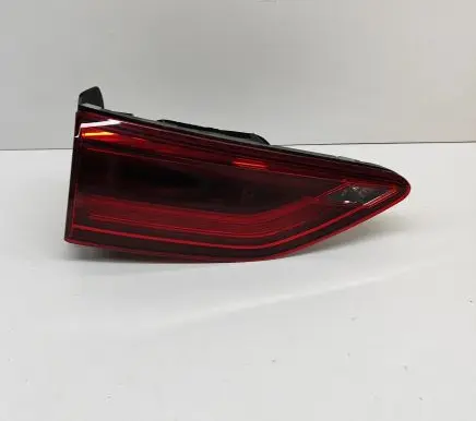 Volkswagen Golf VIII Tailgate rear/tail lights 5H0945093D 81980102