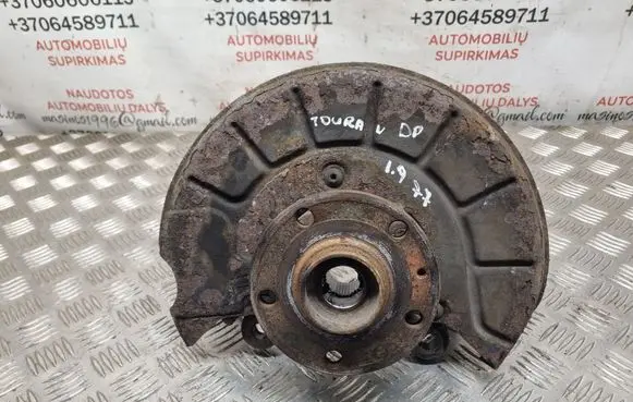 Volkswagen Touran I Front wheel hub spindle knuckle