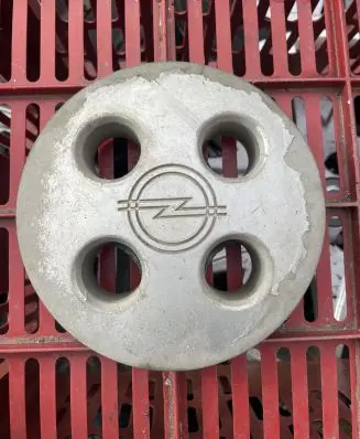 Opel Rekord E2 Original wheel cap 90061038