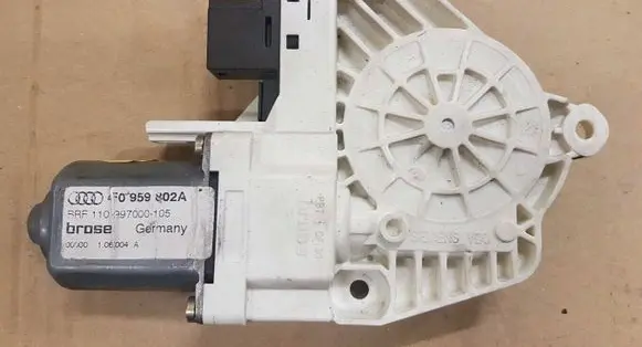 Porsche Macan (95B) Rear door window regulator motor 4F0959802A