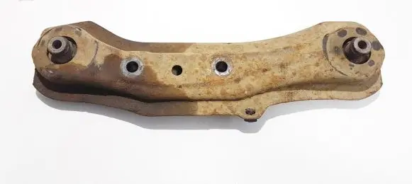 Honda CR-V Engine mount bracket