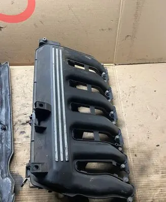 BMW 5 E39 Intake manifold 7789247 7789329 7789287