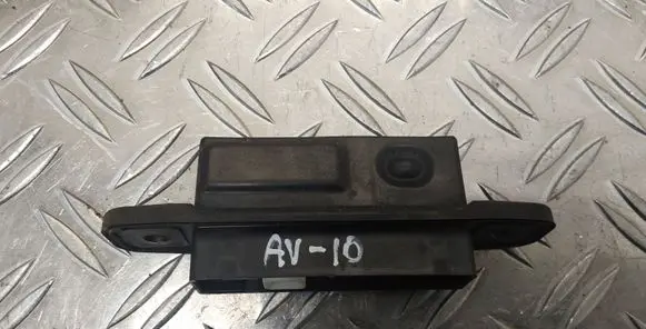 Toyota Avensis T270 Tailgate opening switch 